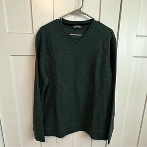 Classic Green Crewneck Pullover Sweater with Ribbed Details